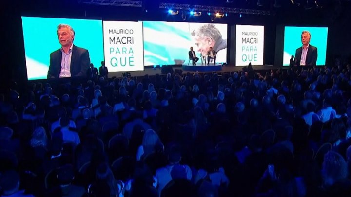 Macri expone en el auditorio de La Rural