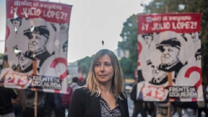 Foto: Myriam Bregman, actual diputada nacional por el PTS en el Frente de Izquierda, en una movilización por Julio López