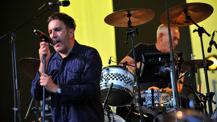 Terry Hall al frente de The Specials durante la gira de reencuentro de la formación original de la banda en el 2009.