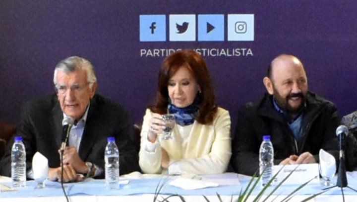 Cristina Fernández con José Luis Gioja y Gildo Insfrán.