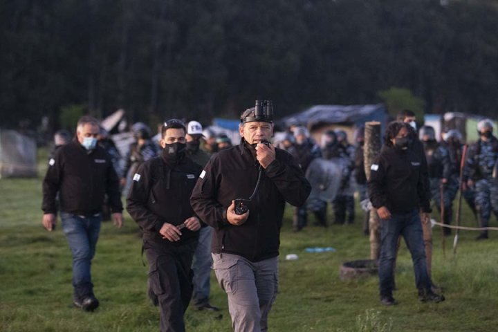 Foto de Enfoque Rojo: Sergio Berni diriegiendo el desalojo y la represión