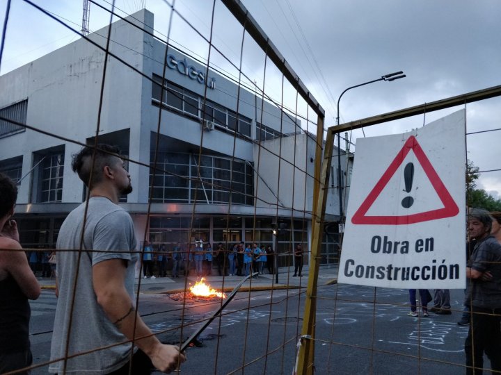 Piquete en Edesur por cortes de luz. Marzo 2023