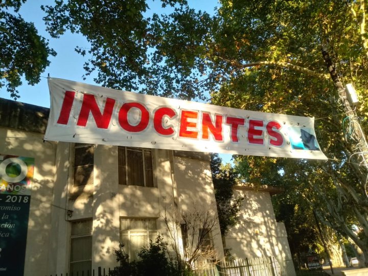 Otro de los pasacalles en defensa de los uniformados, que suscitaron repudio 