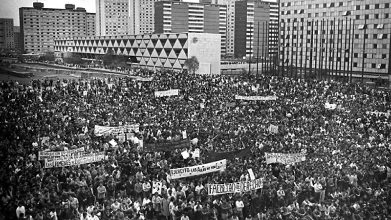 Mitin del movimiento estudiantil el 2 de octubre de 1968